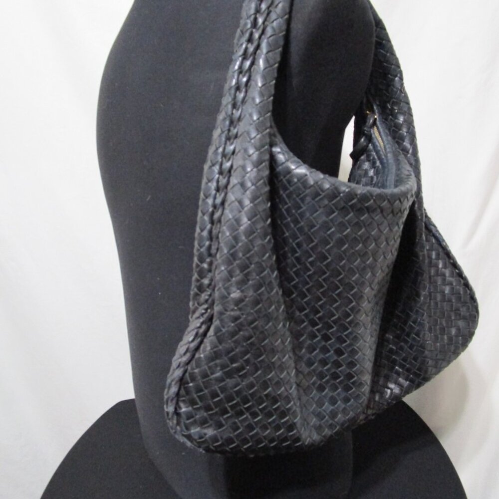 Bottega Veneta Black Woven Intrecciato Nappa Medium Size Purse - Picture 16 of 16